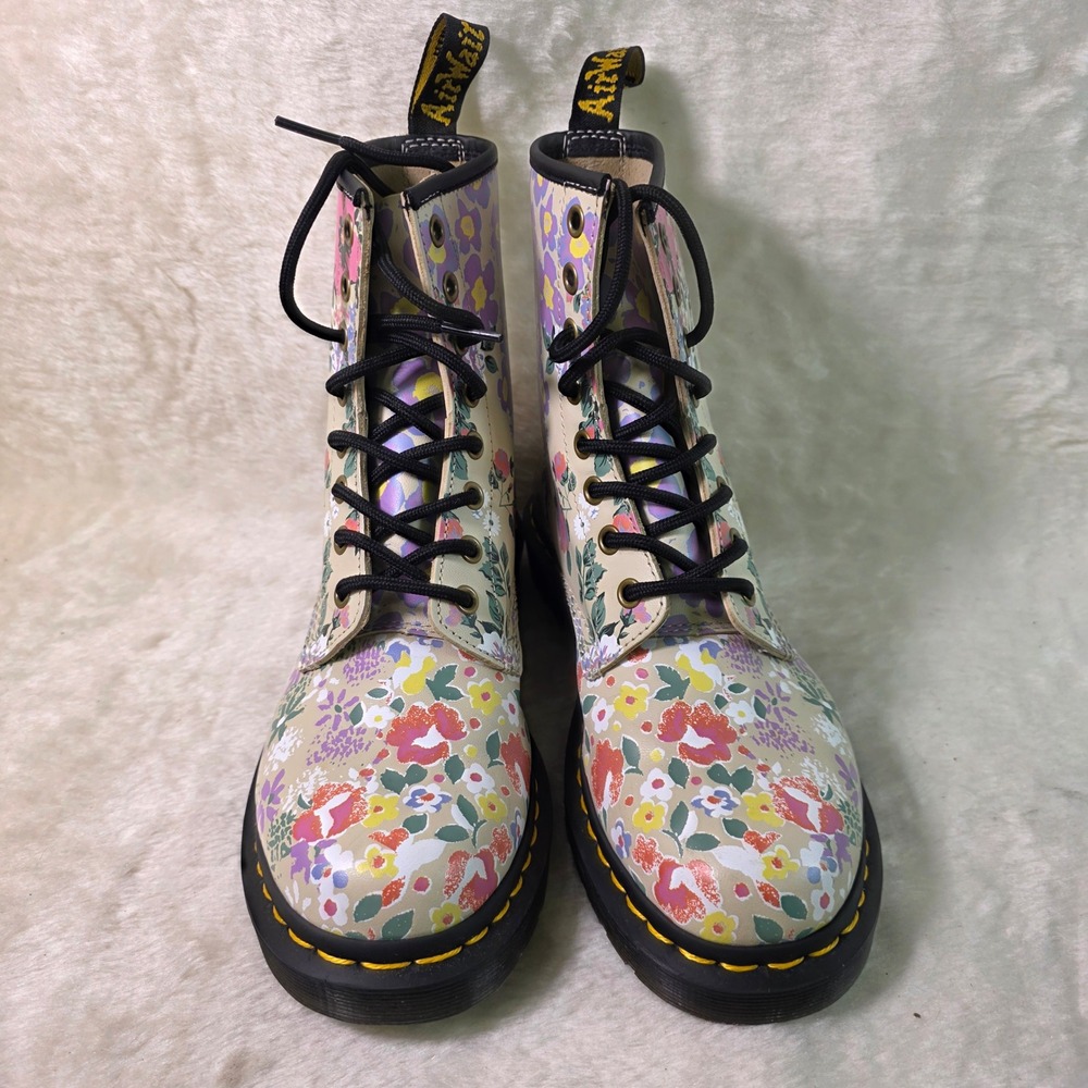 Dr. Martens 1460 Floral Bloom Lace Up Combat Boots Tan Womens 7 NWOT NEW - Picture 2 of 6